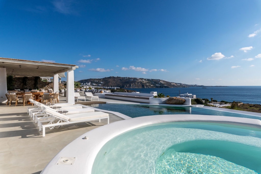 Villa construction project with pool in Mykonos