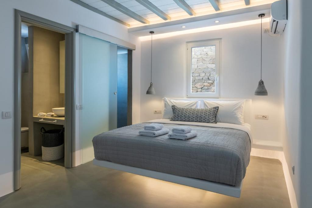 Xenia — Bedroom with concealed lighting